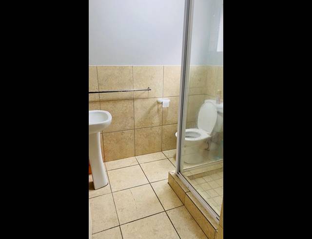 2 BEDROOM PROPERTY TO RENT IN KINGSWOOD